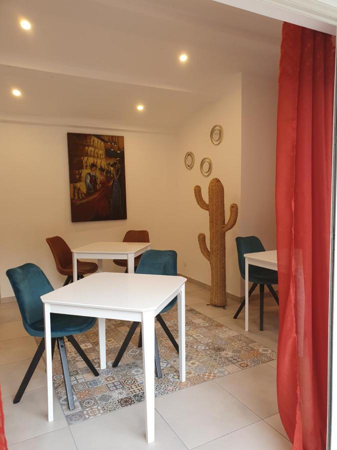 Au Secret Des Bregines Bed & Breakfast Beziers Exterior photo